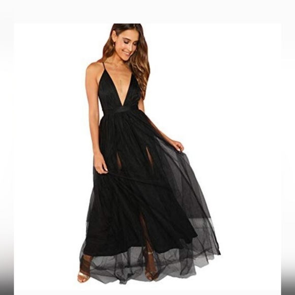 NWT Floerns Black Maxi Dress - Plunging Neckline - Flowing Silhouette - Sexy - - Picture 1 of 12